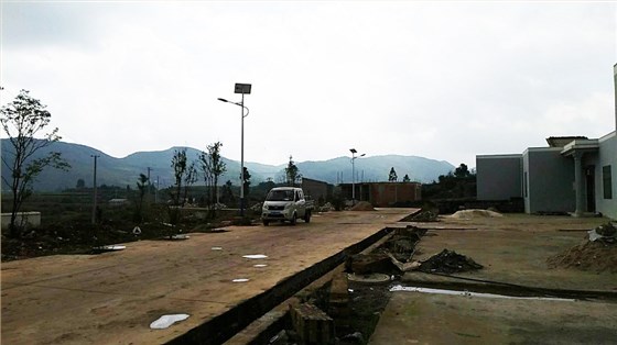 云南省-曲靖市-师宗县竹基镇阿公果下寨太阳能路灯&mdash;&mdash;肖辉妹12 (4)