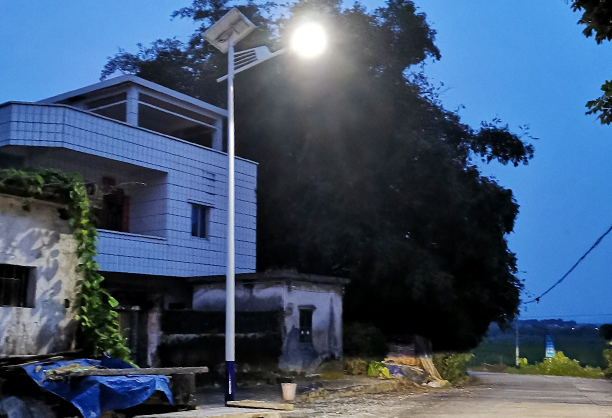 新农村太阳能led路灯