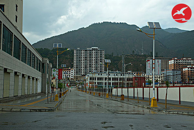 太阳能路灯在阴雨天是如何工作的